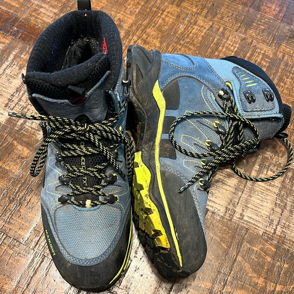Mammut Hiking Boots Size 8 - good condition
